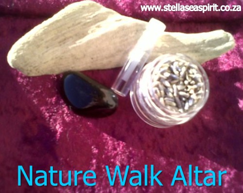 A lightweight altar to carry on nature walks with you | www.stellaseaspirit.co.za